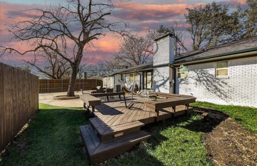 Stunning Dallas Home w Beautiful Yard Big Groups - Foto 35