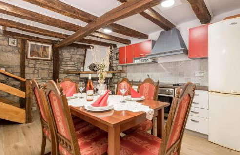 2 Bedroom Cozy Home In Jurdani - Foto 3