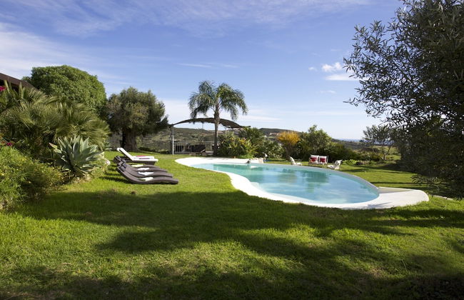 Finca Baeza Flores - Photo 1