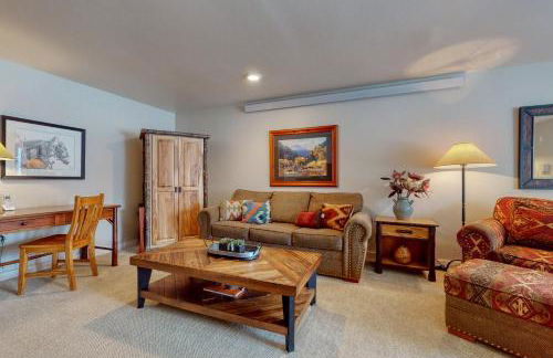 2502 Pitchfork - Photo 7