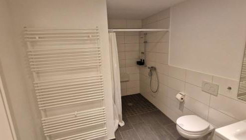 Moderne, barrierefreie Wohnung im Herzen der Stadt mit Parkplatz, WLAN und TV - Marta - Foto 5