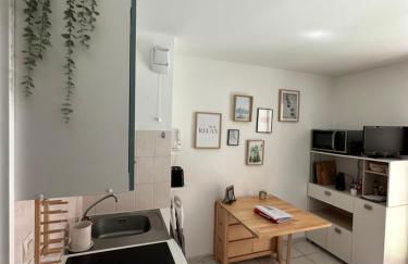 Studio 3 pers climatisé rénové, au calme, idéalement situé proche St Raphael-St Tropez, plage et commerces à pieds - Foto 16