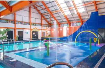 M&B Holiday Home 2025 Cozy Beach side Caravan 4 Beds, 3 Sofa Bed, 7 Sleep, Wifi, Tea and Coffee, Free Parking - Foto 17