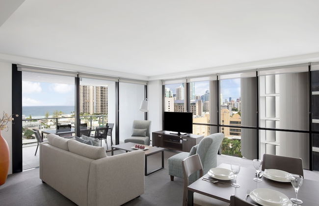 Mantra Circle on Cavill - Photo 53