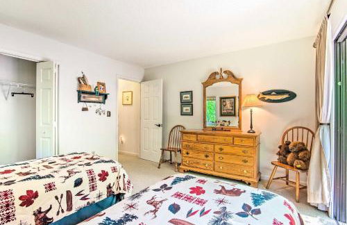 1 Mi to Marina Lake Toxaway Cabin with Fire Pit - Foto 21