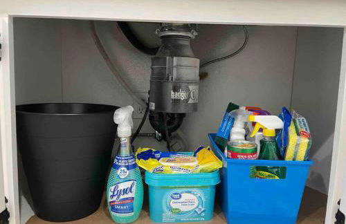 Entire Modern House with King bed & 65inTV - Foto 19