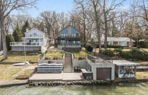 Eagle Lake Paradise! Close to ND! Sunset! Hot Tub! - Foto 14