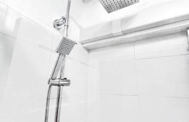 Stylish 2-Guest Studio with Netflix, Prime - FREE WIFI & FREE PARKING - Aroluchi Ville - Foto 6