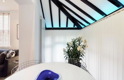 No 3 at Upton Cross House, Chester - Photo 17