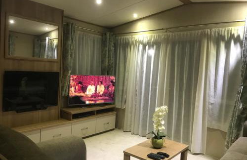 Poppy at Oakdene Forest Park - Foto 70