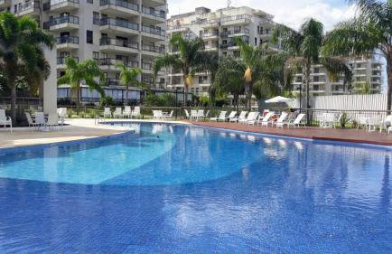 LINDO APTO, FRENTE MAR, VISTA MONTANHA. A 900m DA PRAIA DE ITACURUÇÁ - Foto 1