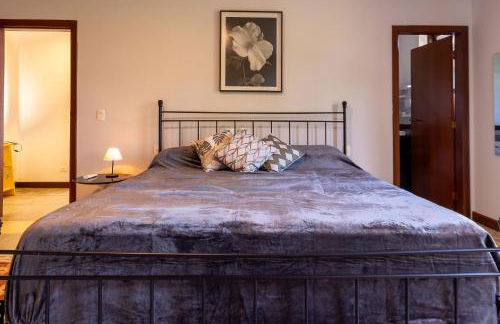 Casa espaçosa com piscina ampla e churrasqueira perto de São Paulo - Foto 39