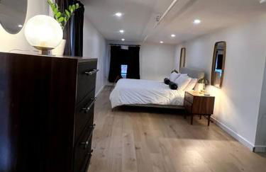 King Bed, The Phenix Historic Hotel, Spacious, Room # 406 - Foto 5