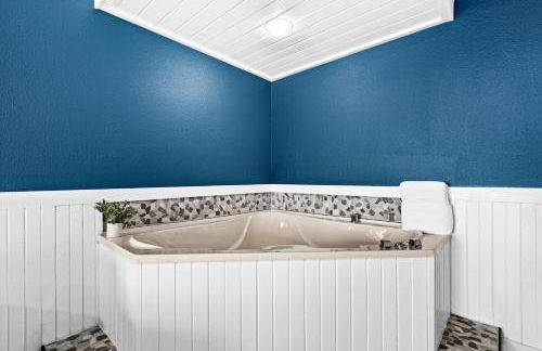 Breathtaking Lake Views 1BR King Suite, Kitchen & Heated Pools - Foto 28