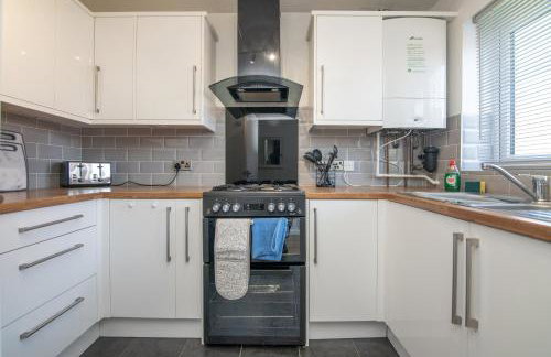 Modern Two Bedroom House with Parking - Foto 15