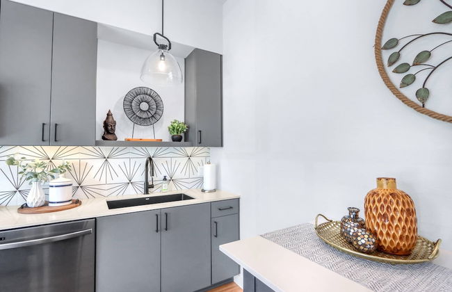 Relax in a Luxe Resort-style Condo - Foto 21