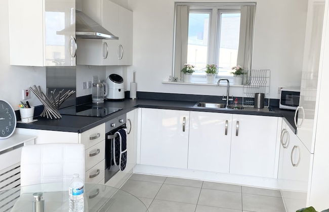 Captivating 1-bed Apartment in Barking - Photo 14