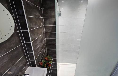 Cosy Oakbank Apartment close to Wishaw hospital - Foto 11