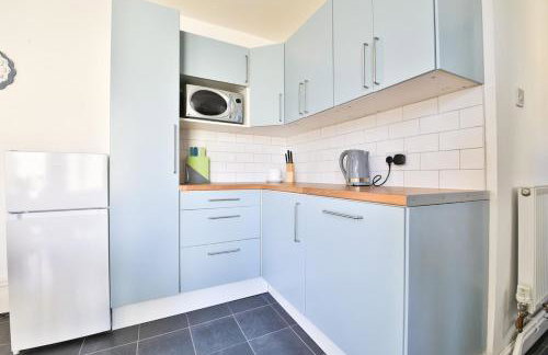 Beautifully Designed Flat with Full Amenities - Photo 18