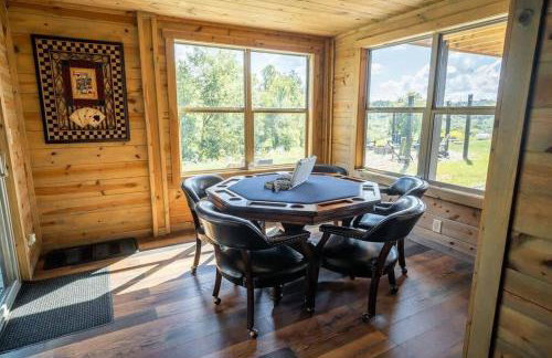 Serenity Ridge- Scenic Luxury Log Estate Getaway - Foto 24