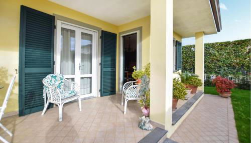 Lovely Home In Capezzano With Kitchen - Foto 5