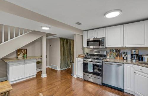 The Village Inn by Dakota Gal Digs - Foto 7