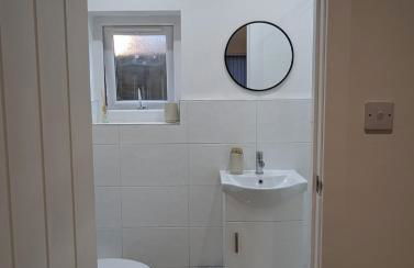 Newly Furnished Guest House Near City Centre - Foto 22