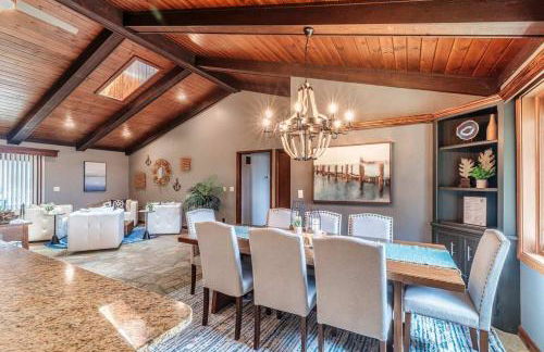 Waterfront Home with Dock Sleeps 8 - Foto 19