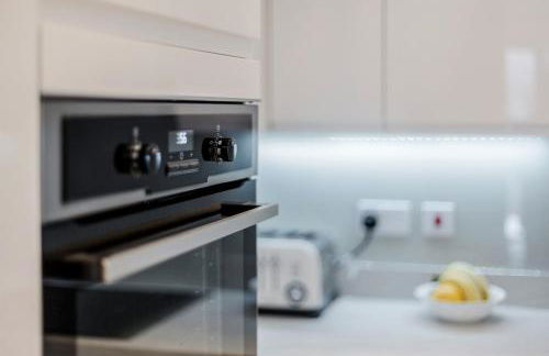 1 Bedroom Flat Near Balham Underground And National Rail Station - Photo 14