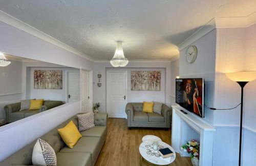 Semi Detached House in Aldershot - Foto 3