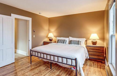 Stay and Play in Ellicottville Village! Home with Deck - Foto 16