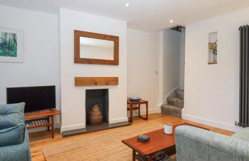 The Cottage on The Square - Photo 4