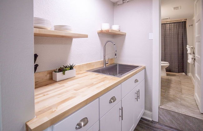 Cozy Retreat | Walk to Unc | Free Cruiser Bikes - Foto 7