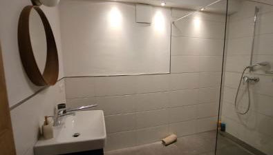 Modernes Apartment - Foto 4, towels, Shower