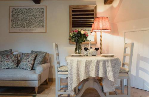 Rose End Cottage, a Luxury Getaway - Photo 11