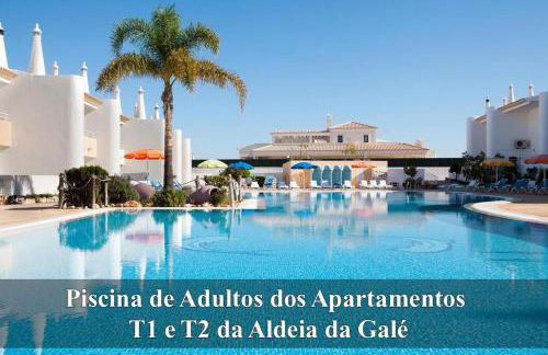 Os Apartamentos A Ramos na Praia da Galé Estão inserido em Condomínio com PISCINA, Fica apenas a 350 Metros da Praia da Galé - Apartamentos com Ar Condicionado tanto nos Quartos como na Sala, Smart TV com Prime Vídeo e Cozinha Completa - Foto 7