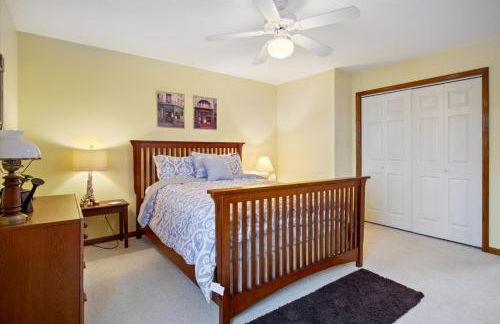 Life's Better At The Lake - Foto 19