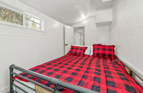 Family Fun Cabin - Mountain home with Game Room, Hot Tub and Lake Views! - Foto 40