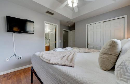 Comfy Townhome Minutes from Disney - Photo 34