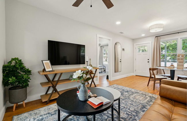 Professionally Decorated Walkable to Soco - Foto 15