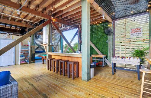 Charming Beachfront Cottage with Dock Slip and Kayaks on Little Gasparilla Island | Placida, FL - Foto 25