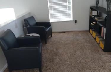 Family Friendly JUST LIKE HOME - Photo 7