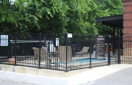 Amazing Amenities and Location - 1 Bedroom Condo - Foto 28