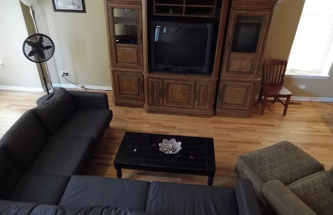 Bucktown, Urban Luxury and Convenience, Near L Train Stop at Western - Foto 16