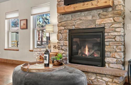 Black Bear Cabin with Hot Tub - Foto 1