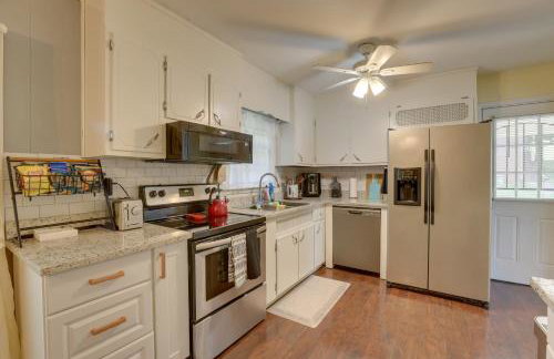 Modern Birmingham Escape with Yard and Fire Pit! - Foto 8