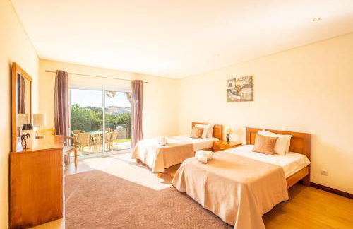 Villa Cordeiro - Heated Pool - Free wi-fi - Air Con - Foto 18