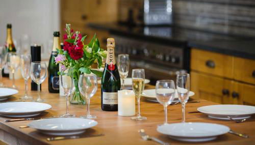 Stylish Central Bath House with five bedrooms - Photo 2