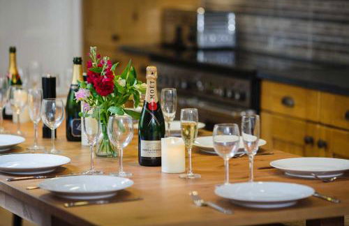 Stylish Central Bath House with five bedrooms - Photo 2