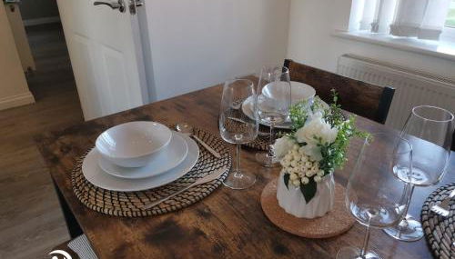 Olive and Carols Walsall Stays - Foto 5